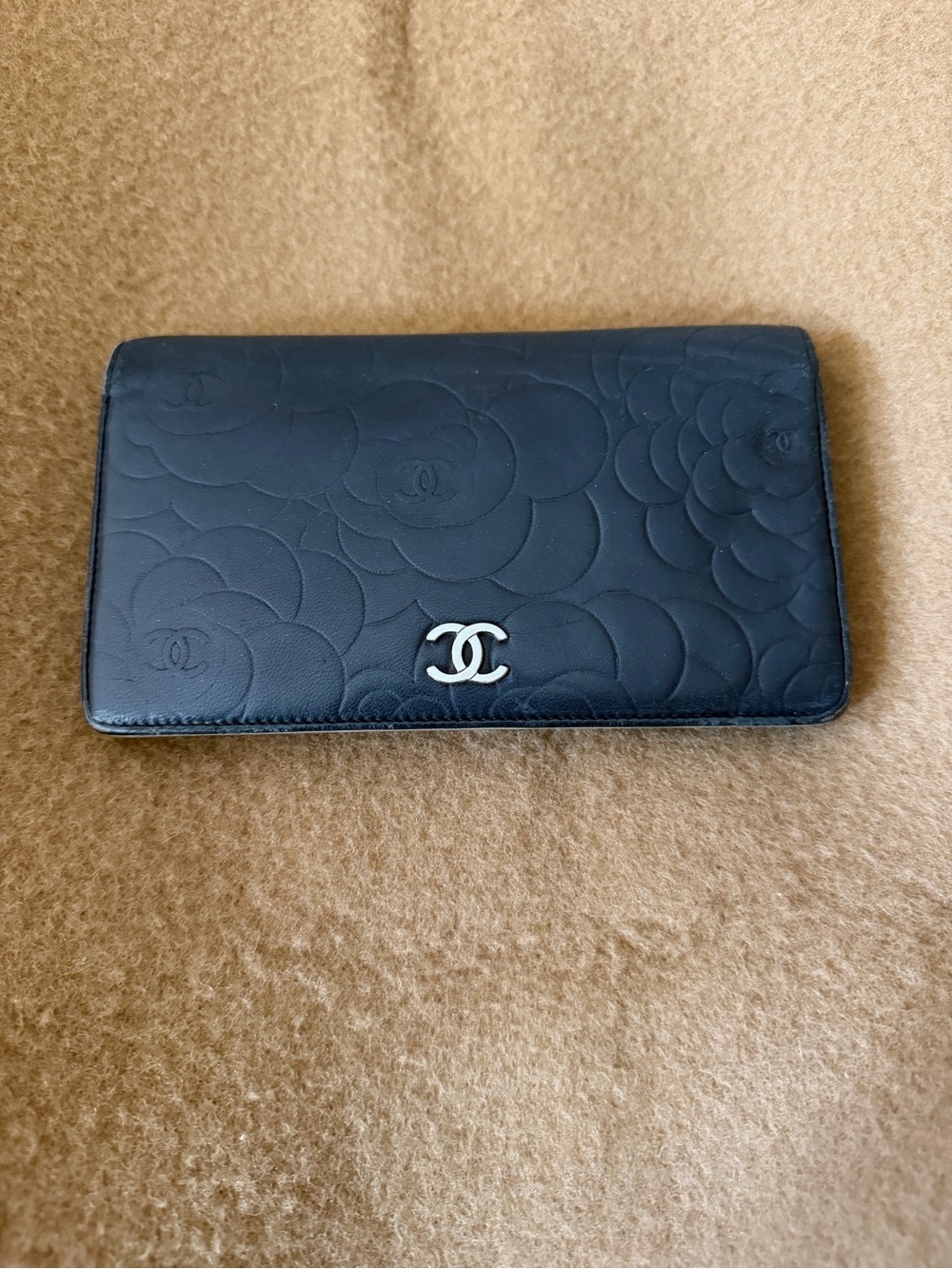 CHANEL Black Camellia Quilted Leather Continental Wallet with Silver CC